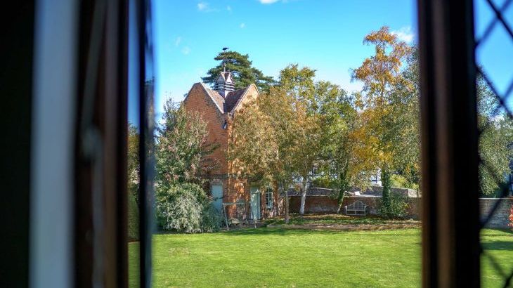 The Manor House - Photo 7