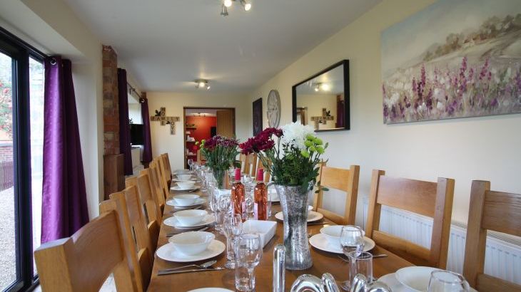 Buttercups & Hayloft Sleeps & Dines 16 with Pool, Sports Court & Play Area - Photo 6