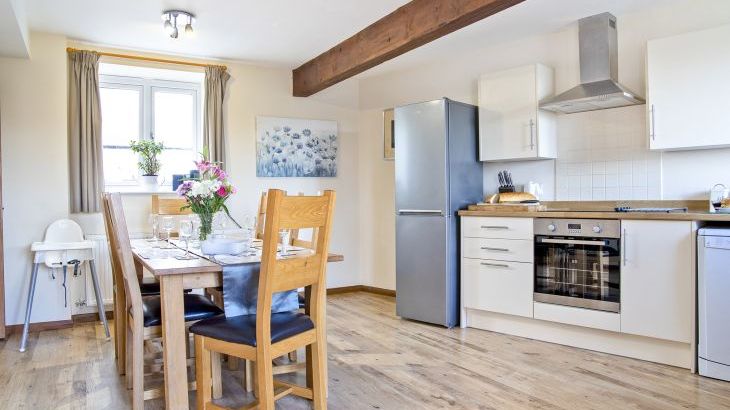 Buttercups & Hayloft Sleeps & Dines 16 with Pool, Sports Court & Play Area - Photo 26