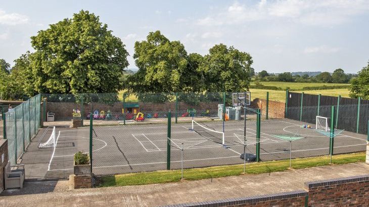 William's Hayloft with Swimming Pool, Sports Court & Toddler Play Area - Photo 31