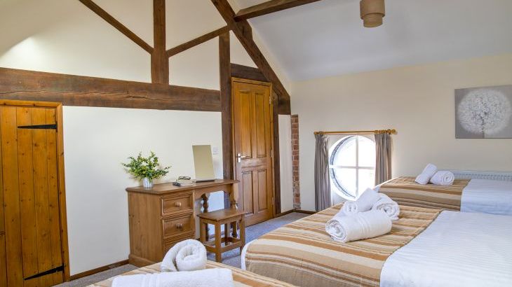 James's Parlour with exclusive use of shared Indoor Swimming Pool, Sports Court & Play Area - Photo 15