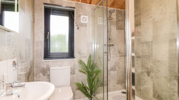 Castle View Lodge - Photo 11