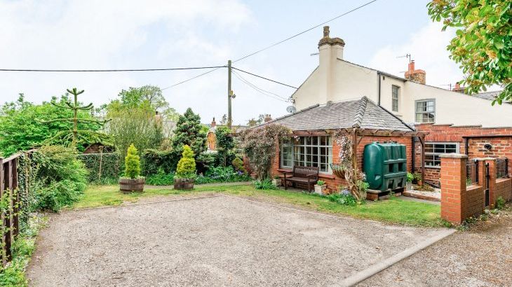 Wychwood Pet-Friendly Cottage, North York Moors & Coast  - Photo 2