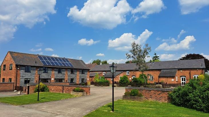 Buttercups & Hayloft Sleeps & Dines 16 with Pool, Sports Court & Play Area - Main Photo