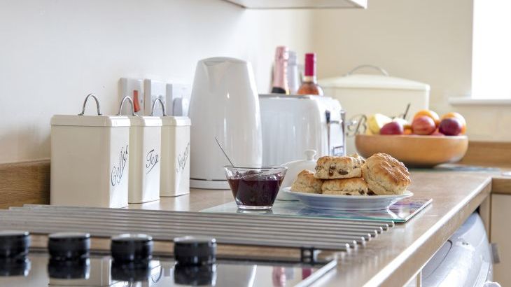 Buttercups & Hayloft Sleeps & Dines 16 with Pool, Sports Court & Play Area - Photo 36