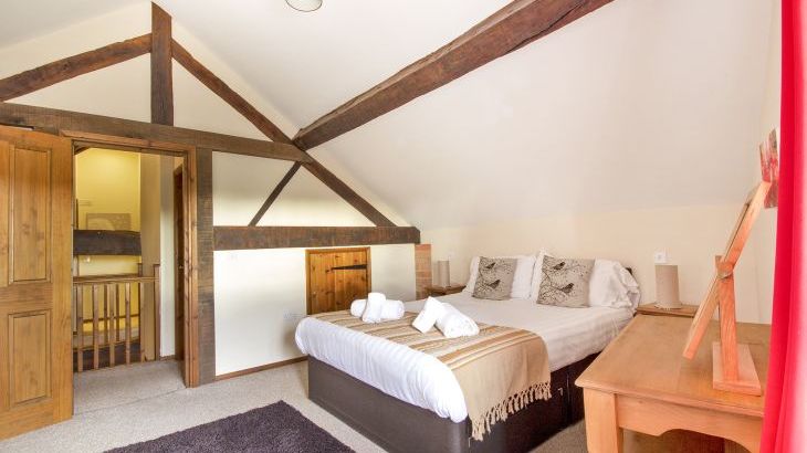 Buttercups & Hayloft Sleeps & Dines 16 with Pool, Sports Court & Play Area - Photo 26