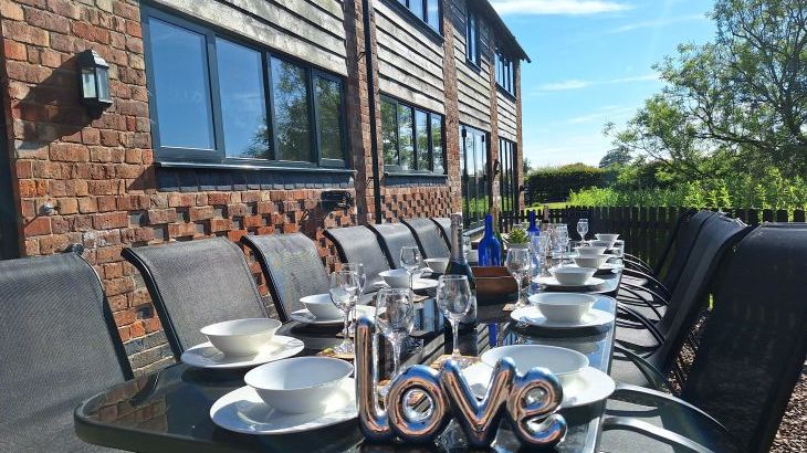 Buttercups & Hayloft Sleeps & Dines 16 with Pool, Sports Court & Play Area - Photo 11