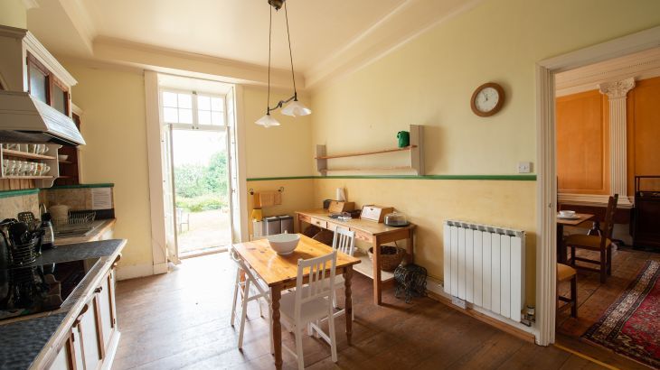 Blaenpant Mansion, sleeps  18,  Photo 7