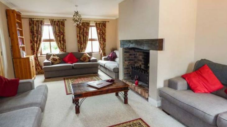 Dyffryn House, Kidwelly, South Wales , sleeps 12, Photo 11 Dyffryn House, Kidwelly, South Wales , sleeps 12, Photo 11