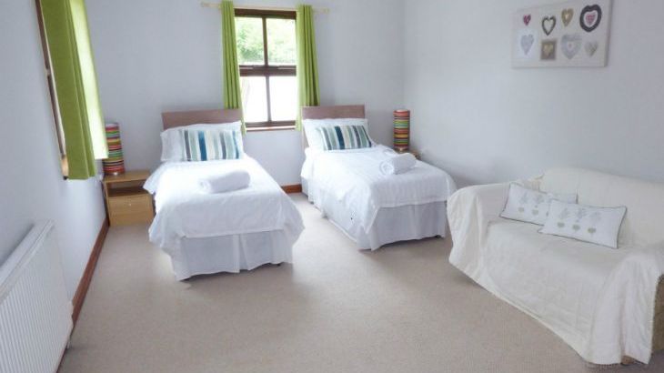 Dyffryn House, Kidwelly, South Wales , sleeps 12, Photo 21 Dyffryn House, Kidwelly, South Wales , sleeps 12, Photo 21