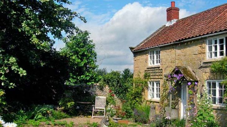 1 Corner Cottages, dog friendly Cropton