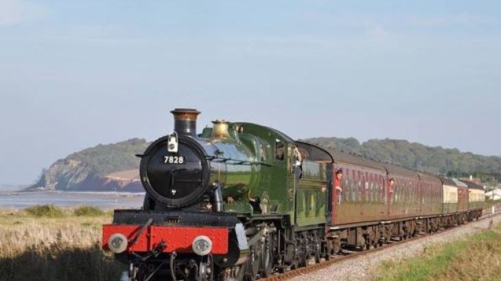 The Railway Carriage - Photo 10