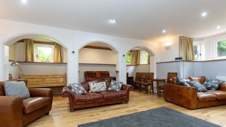 Fairlea Grange, sleeps  24,  Photo 8