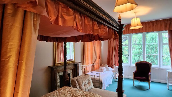 The Gothic Mansion, sleeps  50,  Photo 40