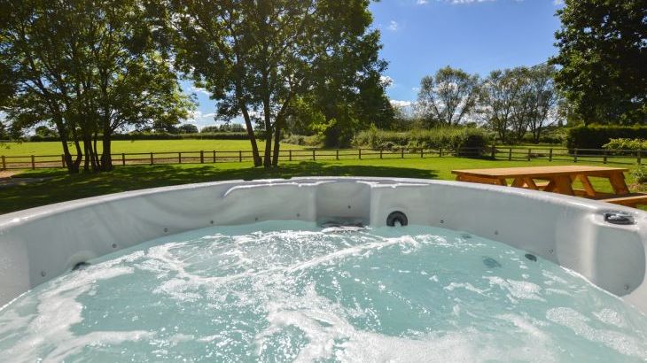 The Cotswold Manor Vineyard, Exclusive Hot-Tub, Games/Event Barns, 70 acres of Parkland - Photo 1