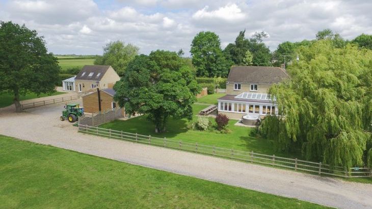 The Cotswold Manor Vineyard, Exclusive Hot-Tub, Games/Event Barns, 70 acres of Parkland - Photo 8