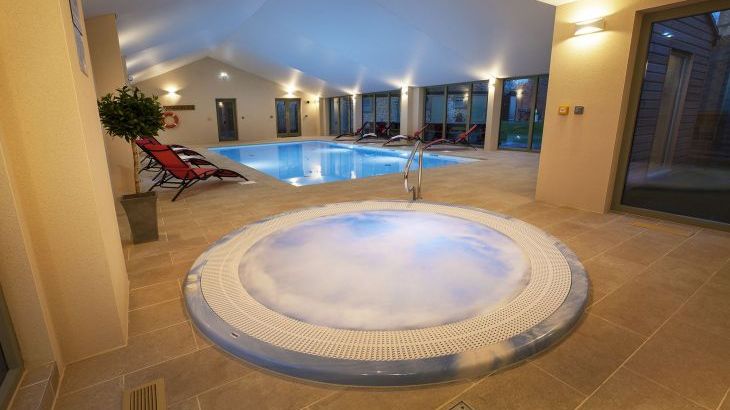 Big holiday cottages with a pool   in South West, West Country