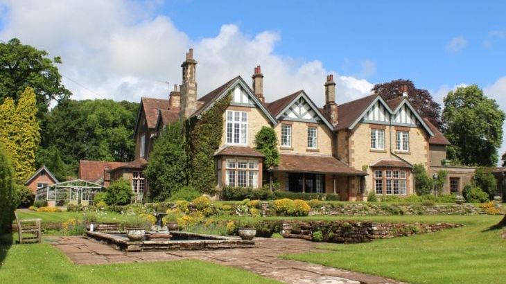 Hot tub and swimming pool holiday home   in English Scottish Borders