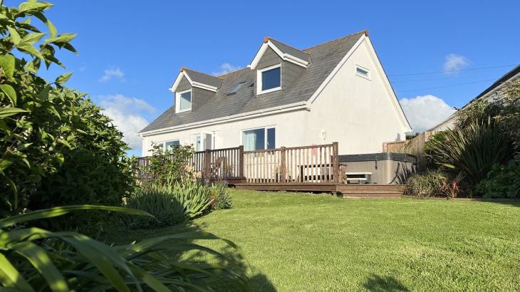 Hillside - Photo 1