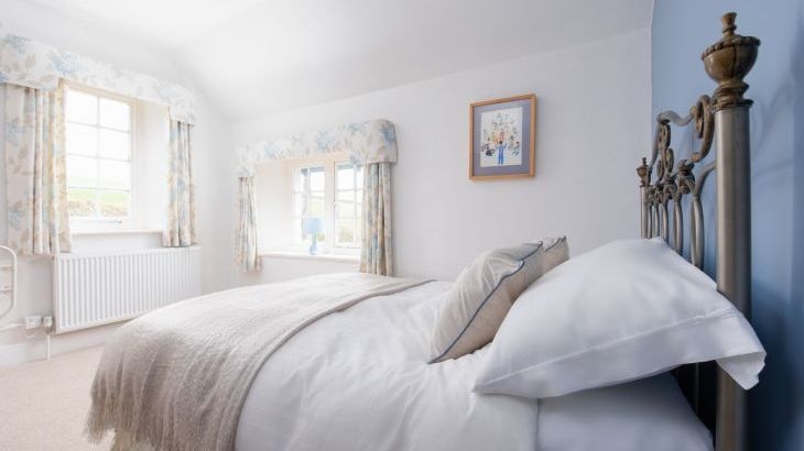 Braunton Farmhouse, sleeps  10,  Photo 10