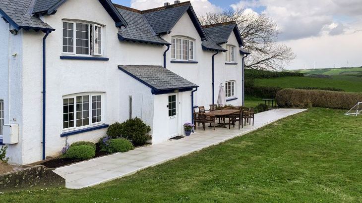 Braunton Farmhouse, sleeps  10,  Photo 1