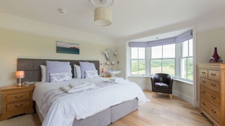 Llanlliana Coastal Retreat, sleeps  21,  Photo 11