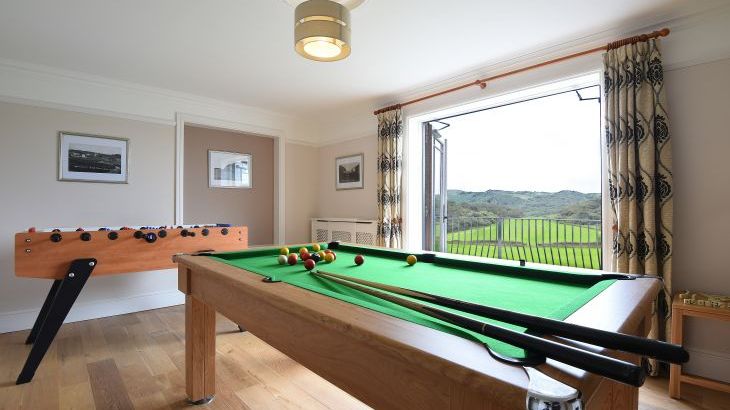 Llanlliana Coastal Retreat, sleeps  21,  Photo 7