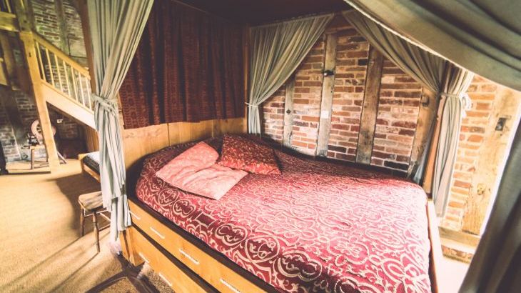 Tudor Barn, sleeps 30, Photo 11 Tudor Barn, sleeps 30, Photo 11