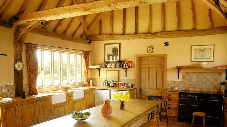 Tudor Barn, sleeps  25,  Photo 4