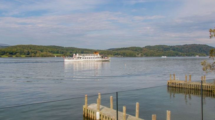 Boathouse on the Lake - Photo 20