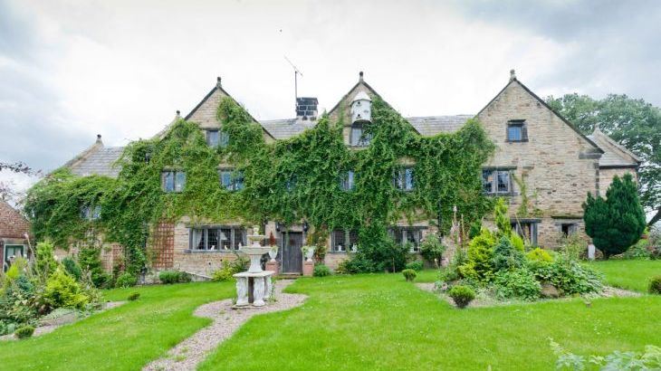 Cottages with a swimming pool   in 