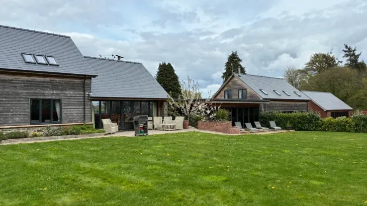 The Barn - Photo 1
