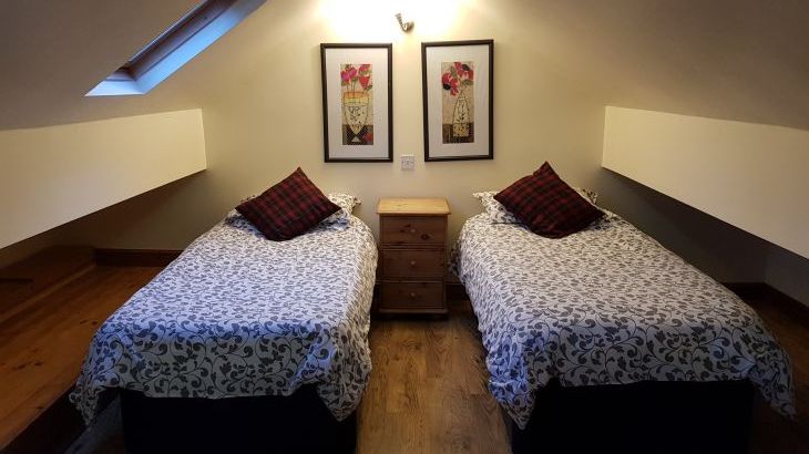 'COURTYARD BARN' - in the Peak District National Park, sleeps 20, Photo 18 'COURTYARD BARN' - in the Peak District National Park, sleeps 20, Photo 18