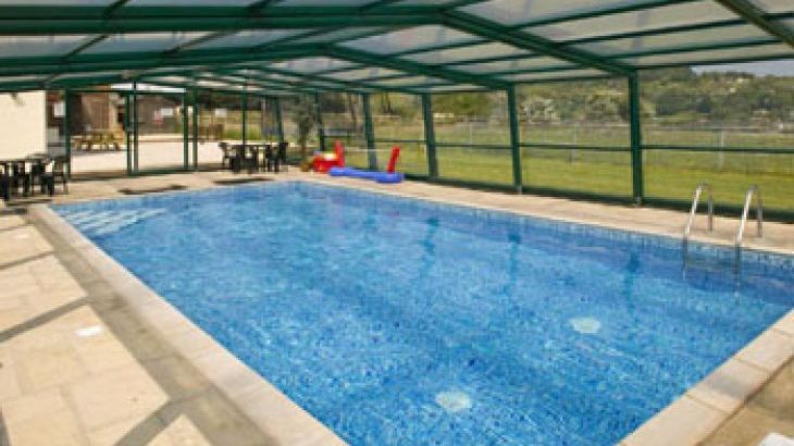 Holiday accommodation + swimming pool   in Forest of Dean