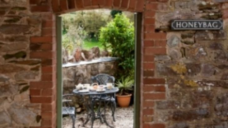 Long Barn, sleeps 29, Photo 4 Long Barn, sleeps 29, Photo 4