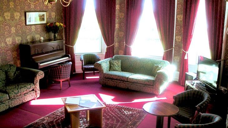 Cholwell Hall, sleeps 29, Photo 6 Cholwell Hall, sleeps 29, Photo 6