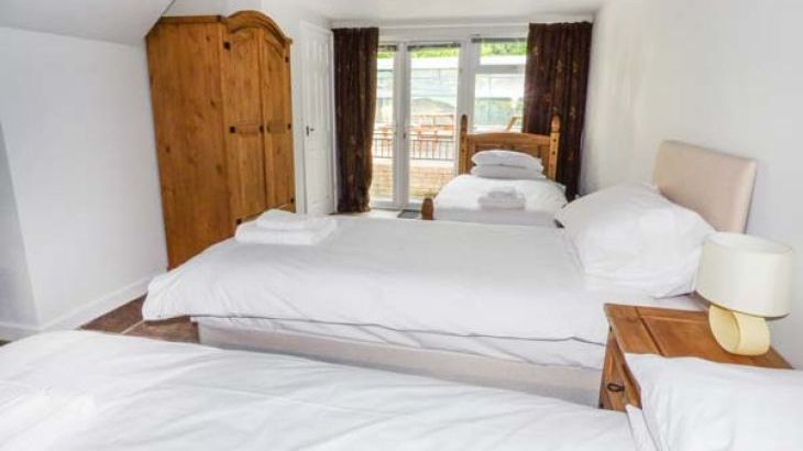 Treetops, sleeps  17,  Photo 23