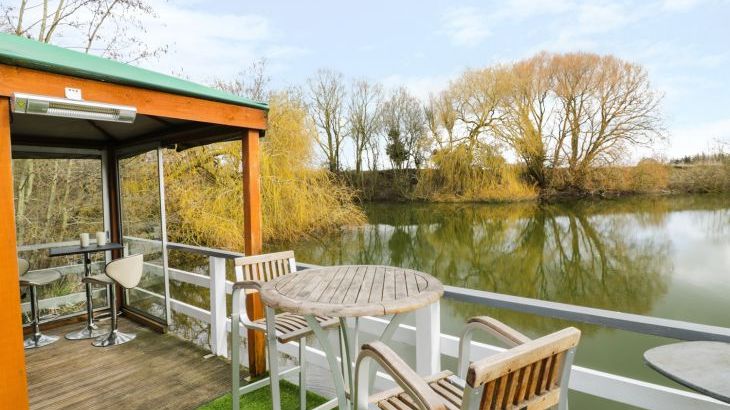 The Lakeside Yurt Dog Friendly Holiday Accommodation, Beckford, Cotswolds  - Photo 8