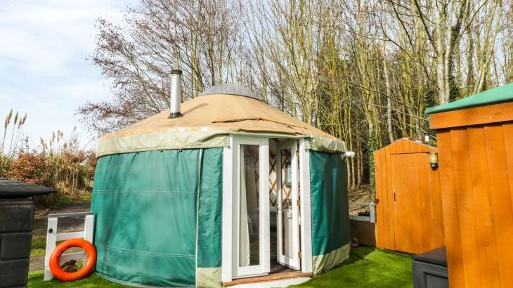 The Lakeside Yurt Dog Friendly Holiday Accommodation, Beckford, Cotswolds 