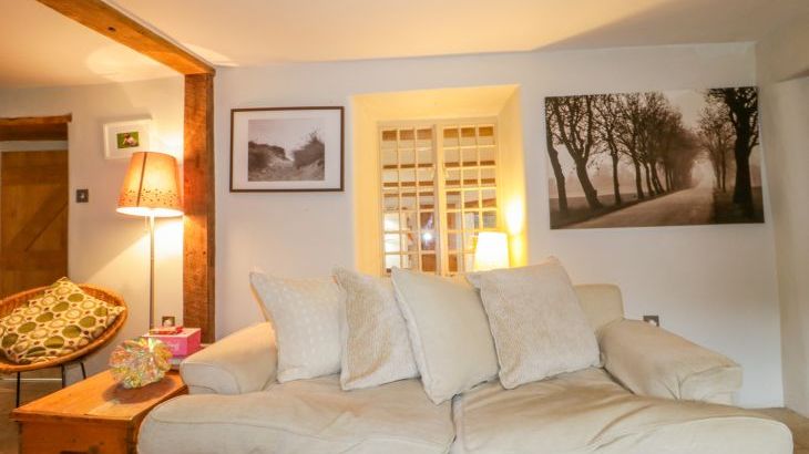 Apple Tree Cottage, sleeps  10,  Photo 8