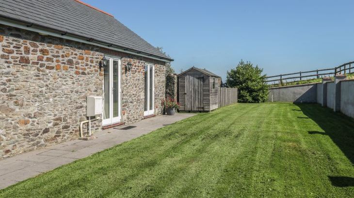 Middle Barn Dogs-welcome Cottage, South West England - Photo 1