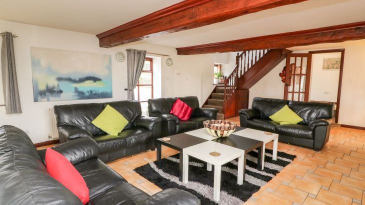 Caecrwn Pet-Friendly Holiday Cottage, South Wales  - Photo 5