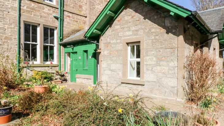 Courtyard Family Cottage, Forfar, Central Scotland  - Photo 1