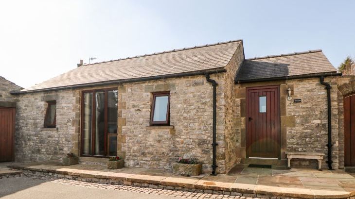 Swallow Barn Pet-Friendly Holiday Cottage, Near Bakewell
