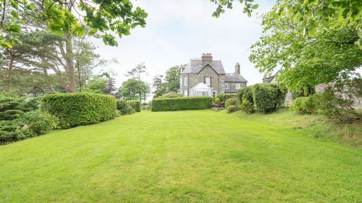 Pensarn Hall dog friendly holiday cottage, Llanbedr, North Wales , sleeps  15,  Photo 39