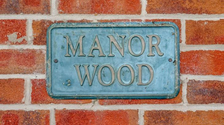 Manor Wood, sleeps  10,  Photo 34