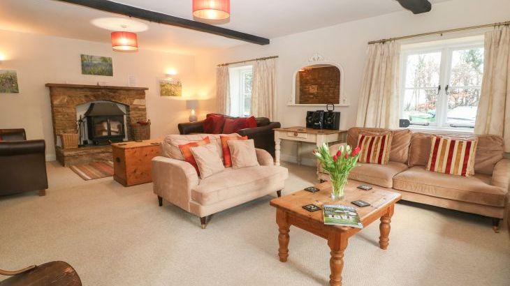 South Hill Farmhouse, sleeps  22,  Photo 5