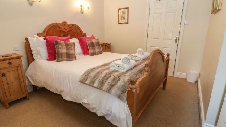 South Hill Farmhouse, sleeps  22,  Photo 30