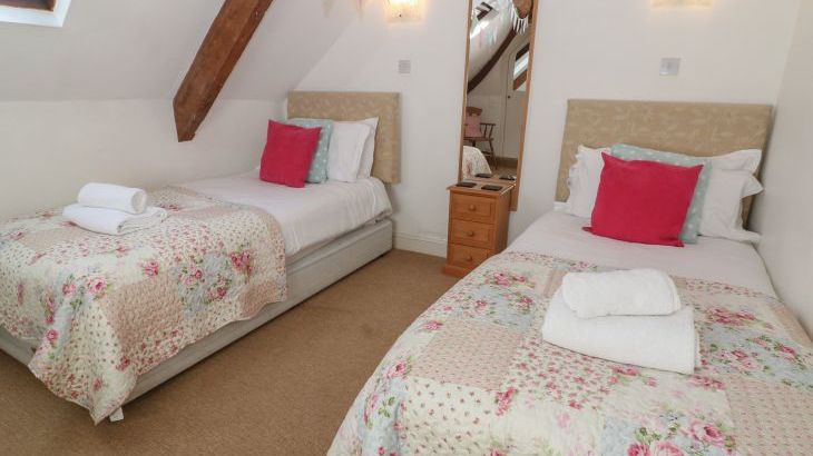 South Hill Farmhouse, sleeps  22,  Photo 44