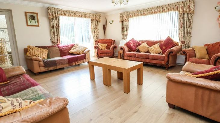 Llys Offa, sleeps  11,  Photo 6